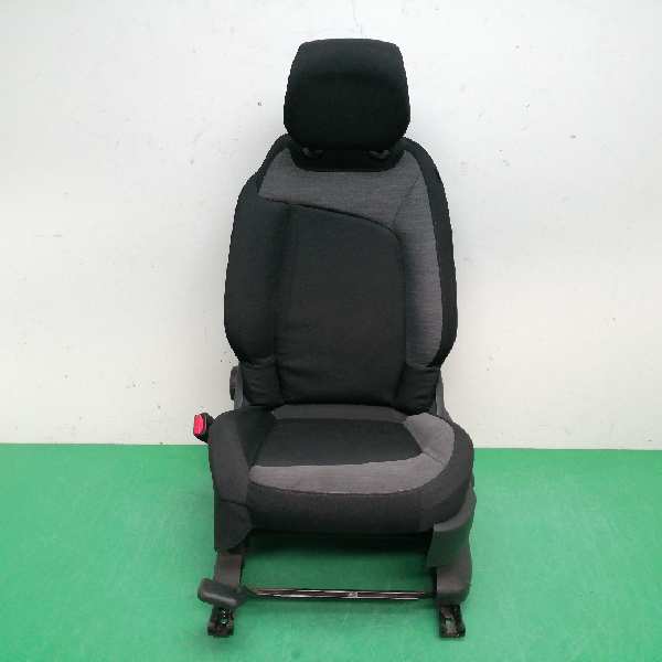 ASIENTO DELANTERO IZQUIERDO