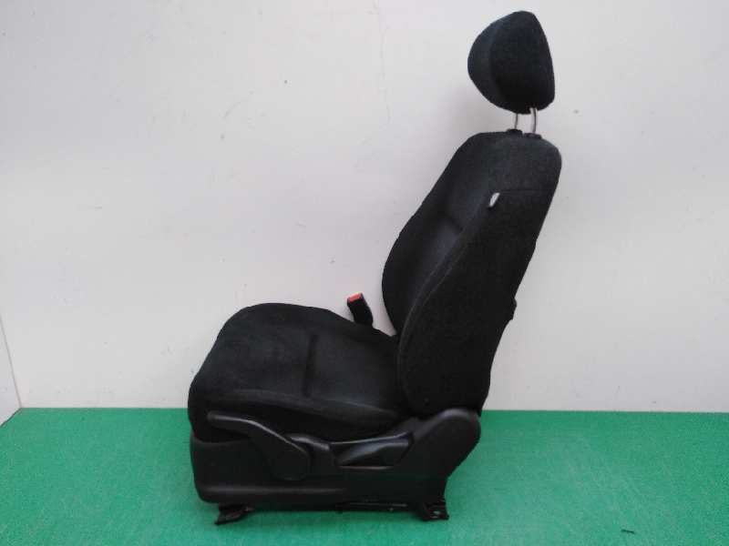 ASIENTO DELANTERO IZQUIERDO