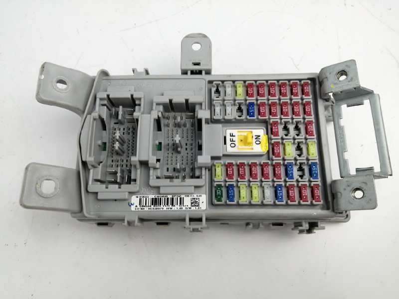 CAJA RELES / FUSIBLES