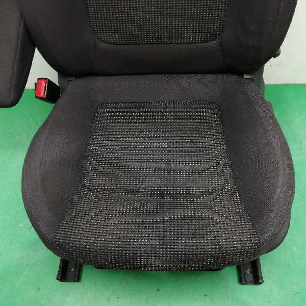 ASIENTO DELANTERO IZQUIERDO