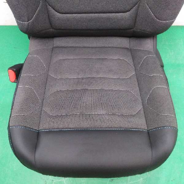 ASIENTO DELANTERO IZQUIERDO