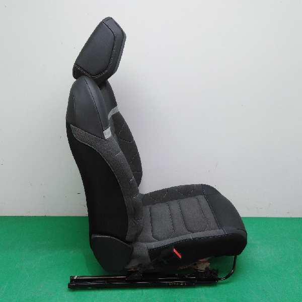 ASIENTO DELANTERO IZQUIERDO