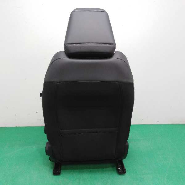 ASIENTO DELANTERO IZQUIERDO