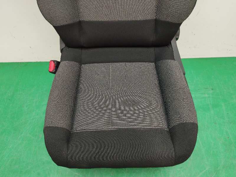 ASIENTO DELANTERO IZQUIERDO