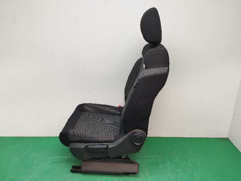 ASIENTO DELANTERO IZQUIERDO