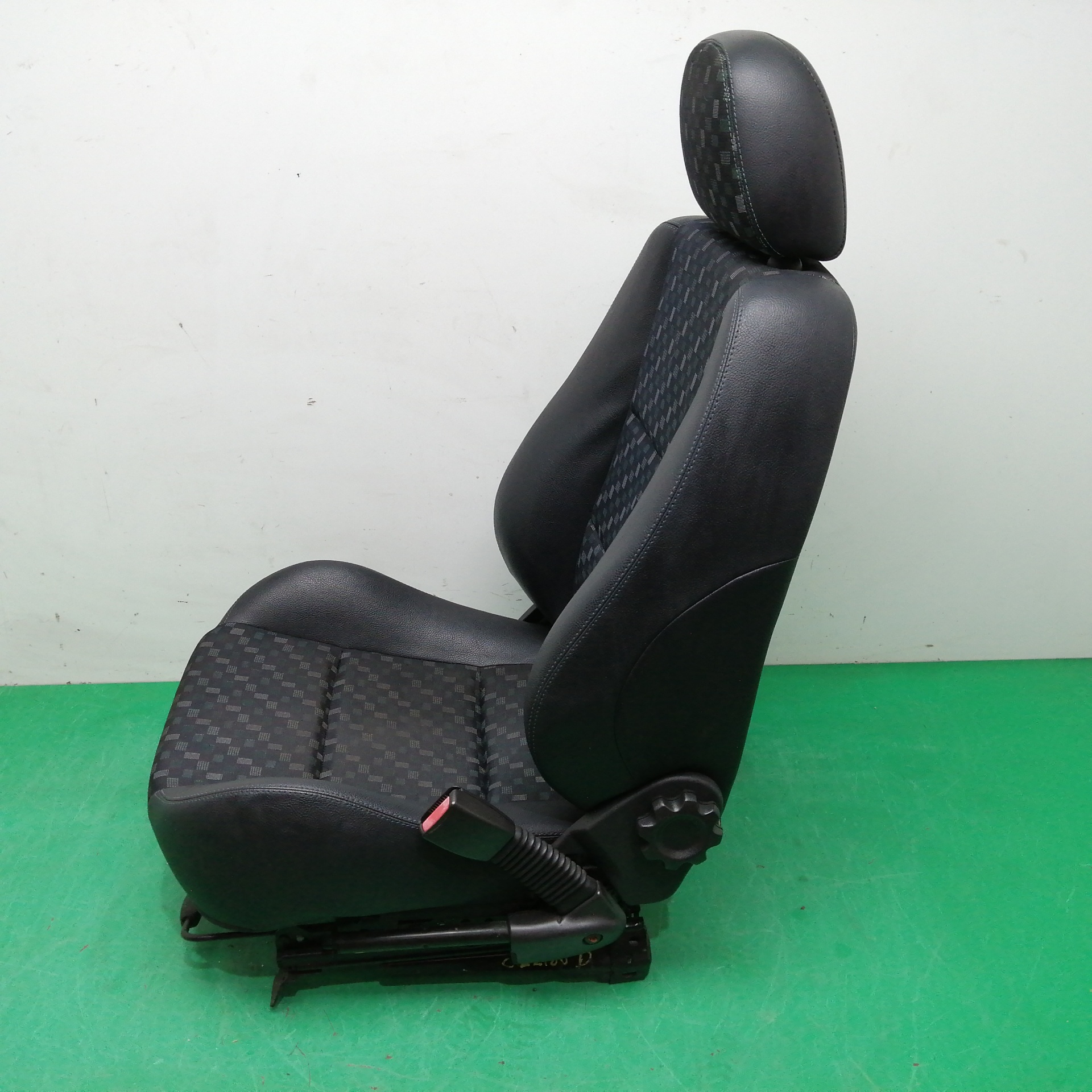 ASIENTO DELANTERO DERECHO