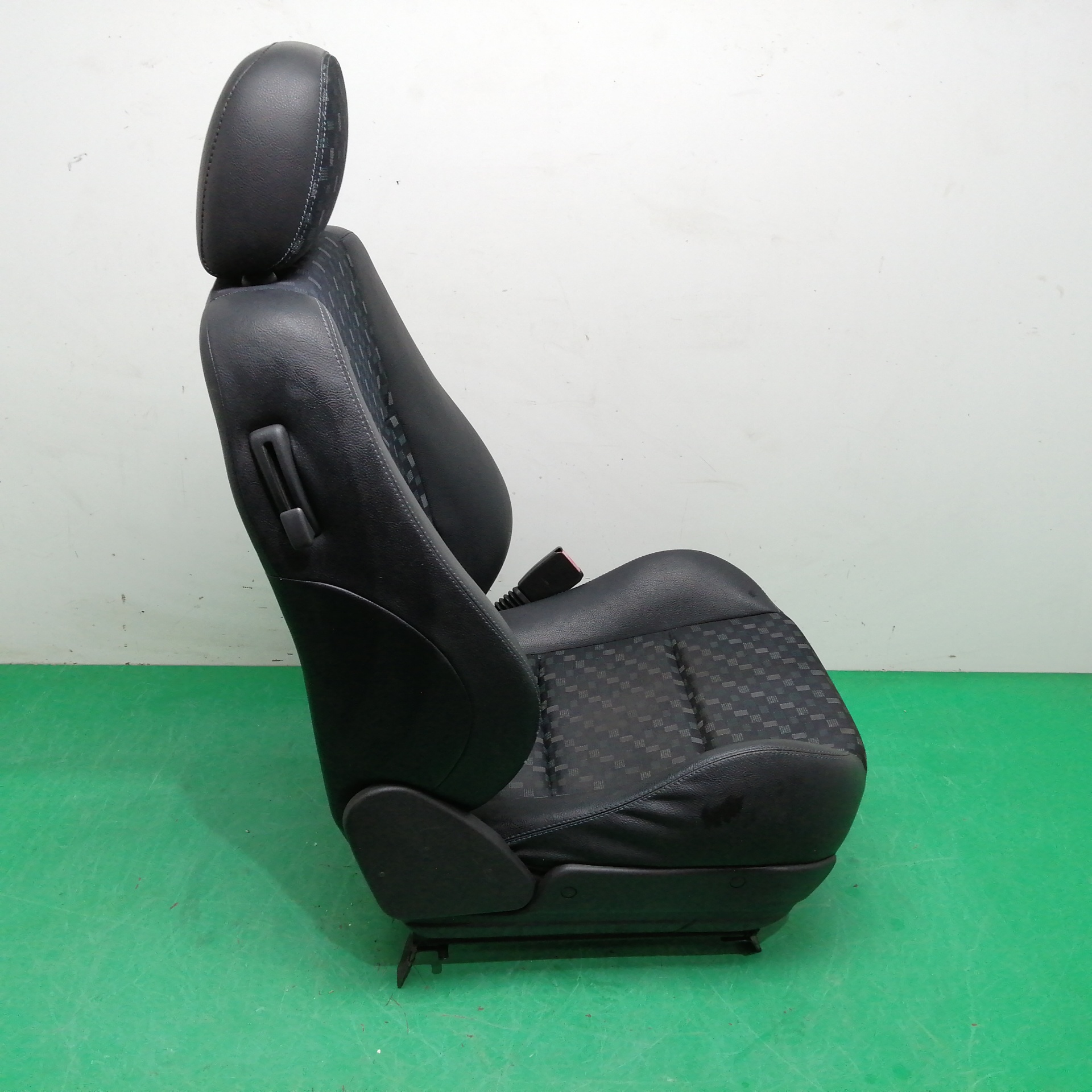 ASIENTO DELANTERO DERECHO