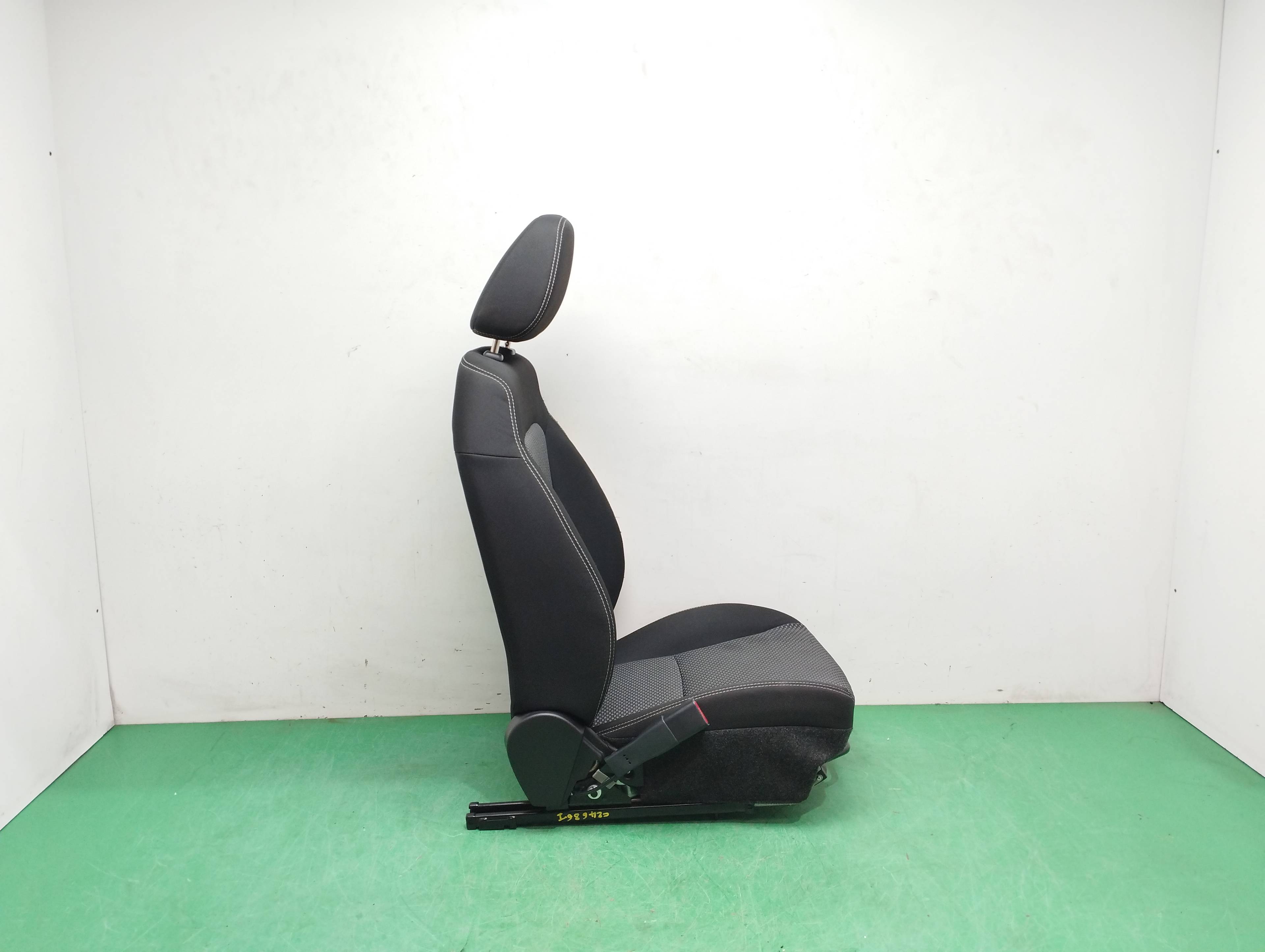 ASIENTO DELANTERO IZQUIERDO