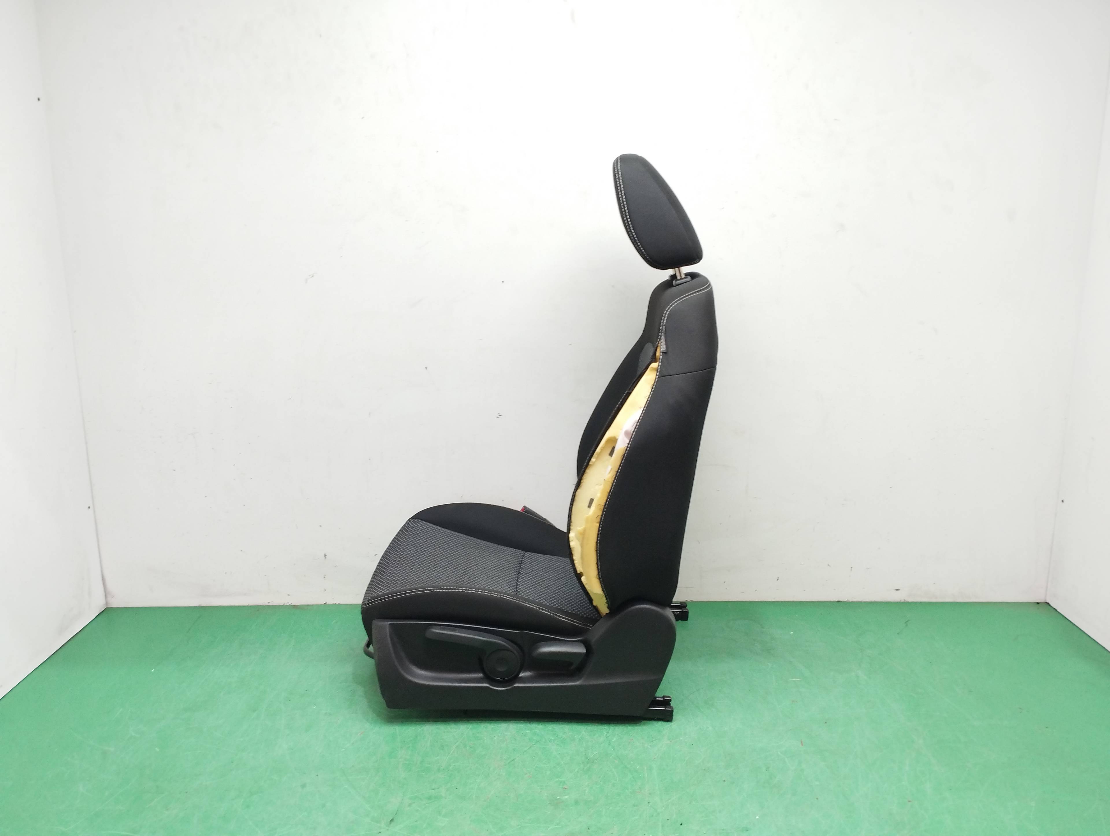 ASIENTO DELANTERO IZQUIERDO