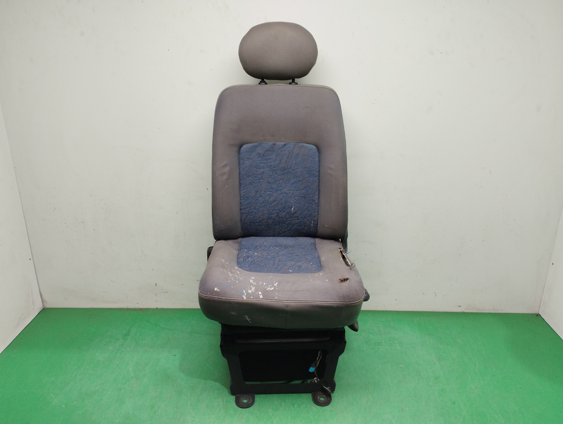 ASIENTO DELANTERO IZQUIERDO