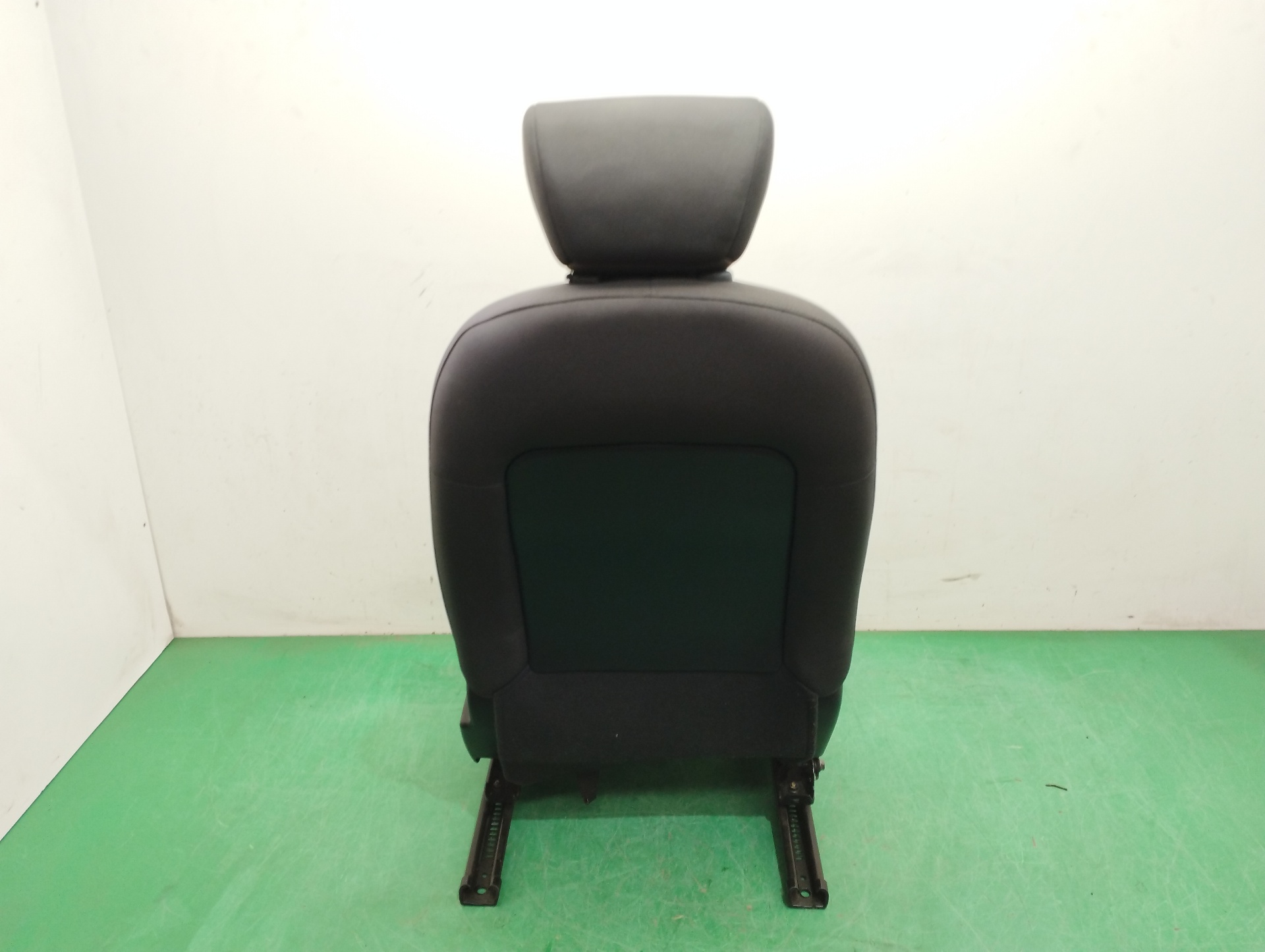 ASIENTO DELANTERO IZQUIERDO