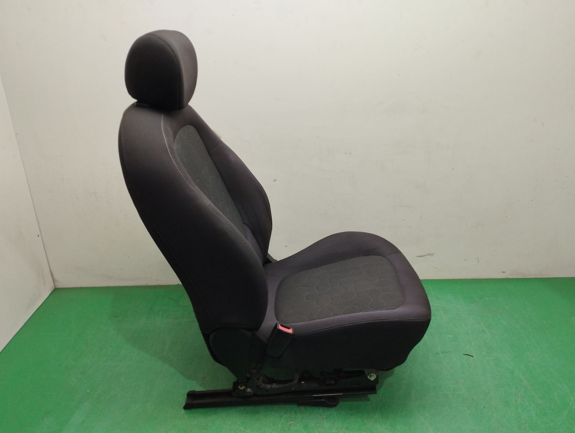 ASIENTO DELANTERO IZQUIERDO