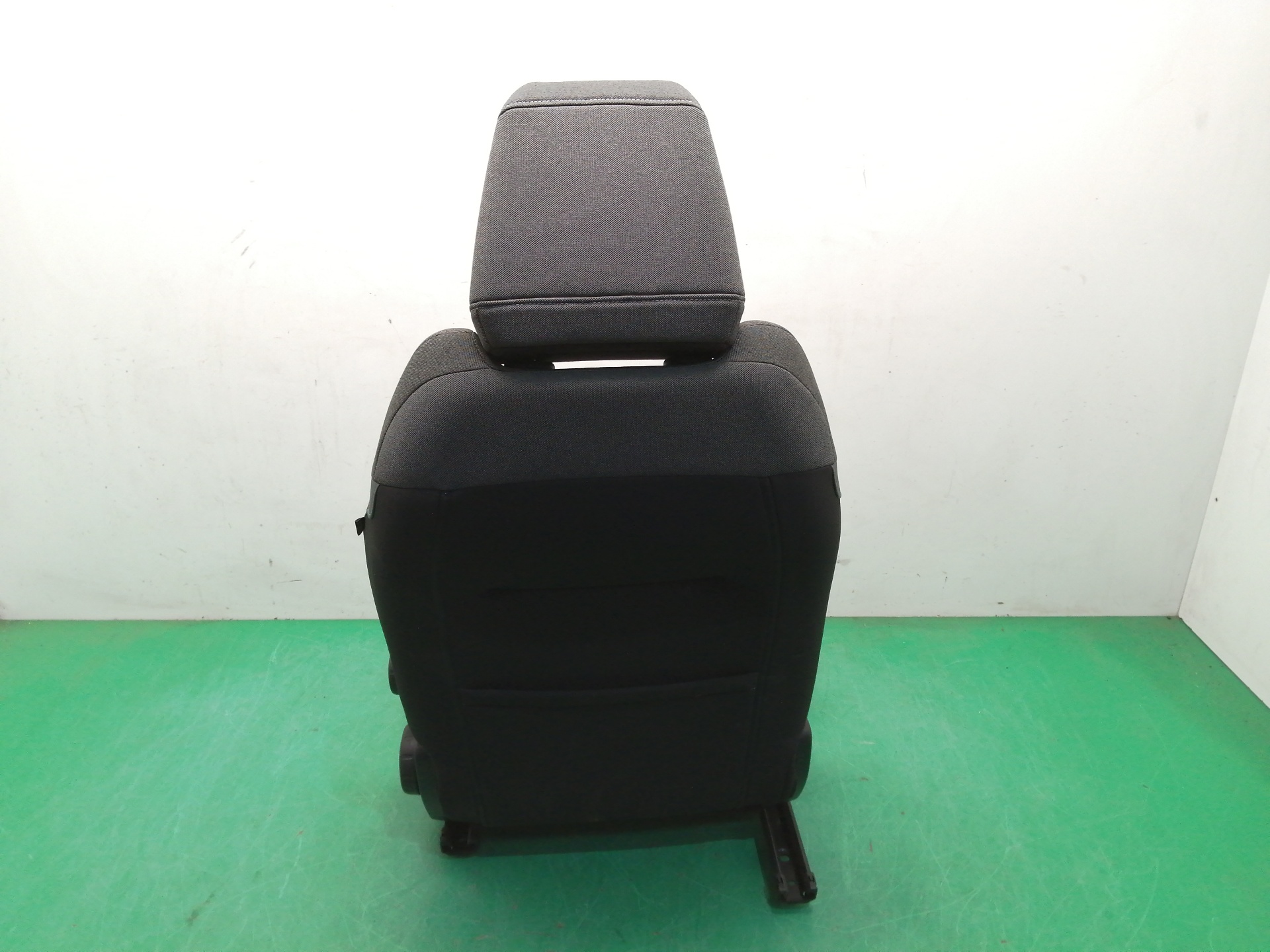 ASIENTO DELANTERO IZQUIERDO