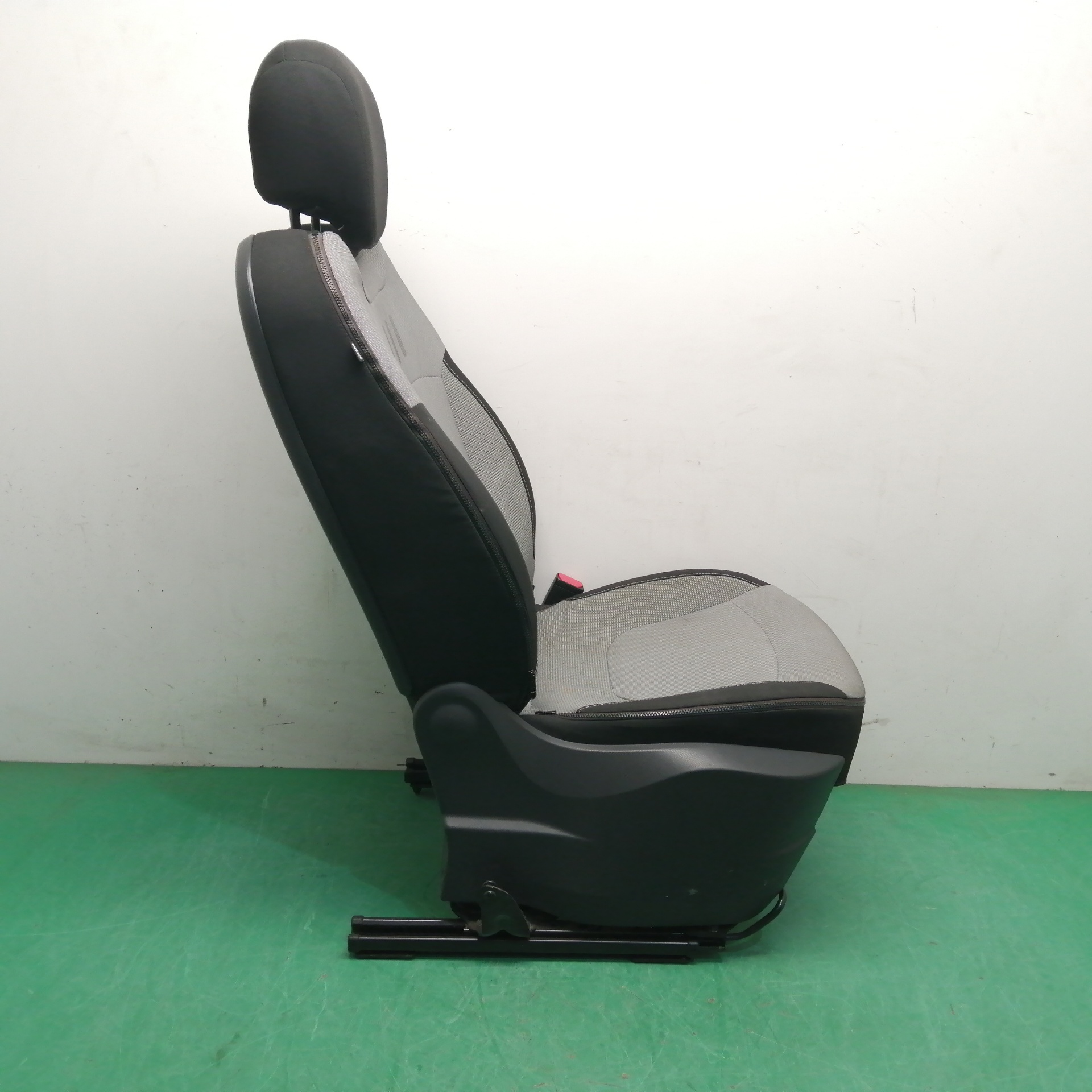 ASIENTO DELANTERO DERECHO