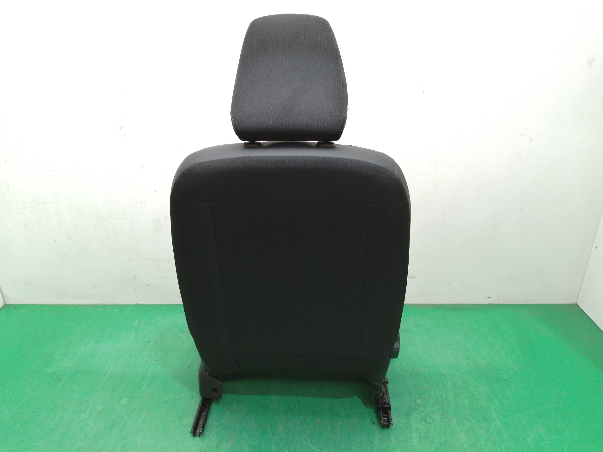 ASIENTO DELANTERO IZQUIERDO