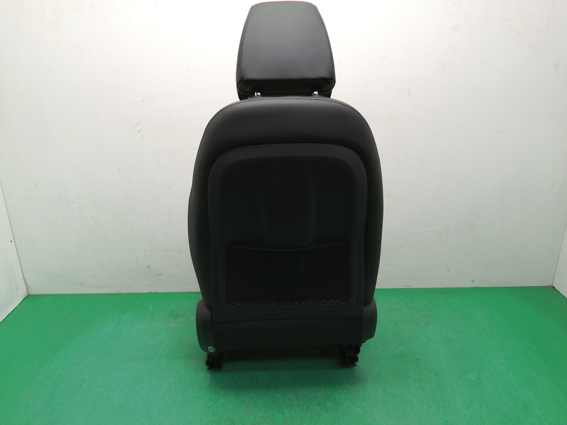 ASIENTO DELANTERO IZQUIERDO