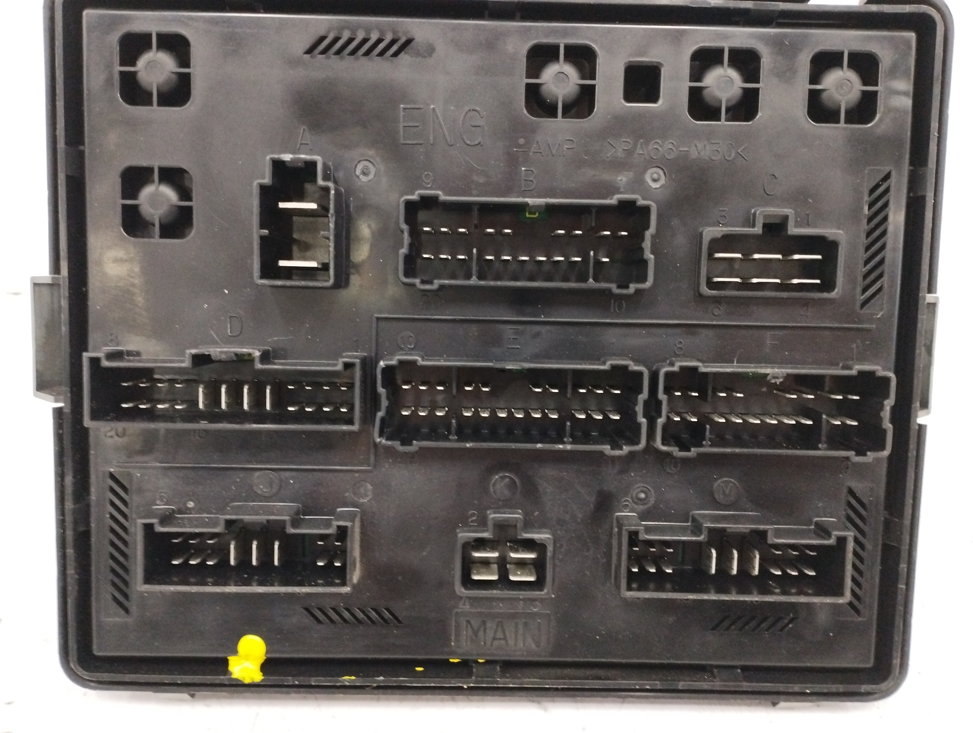 CAJA RELES / FUSIBLES