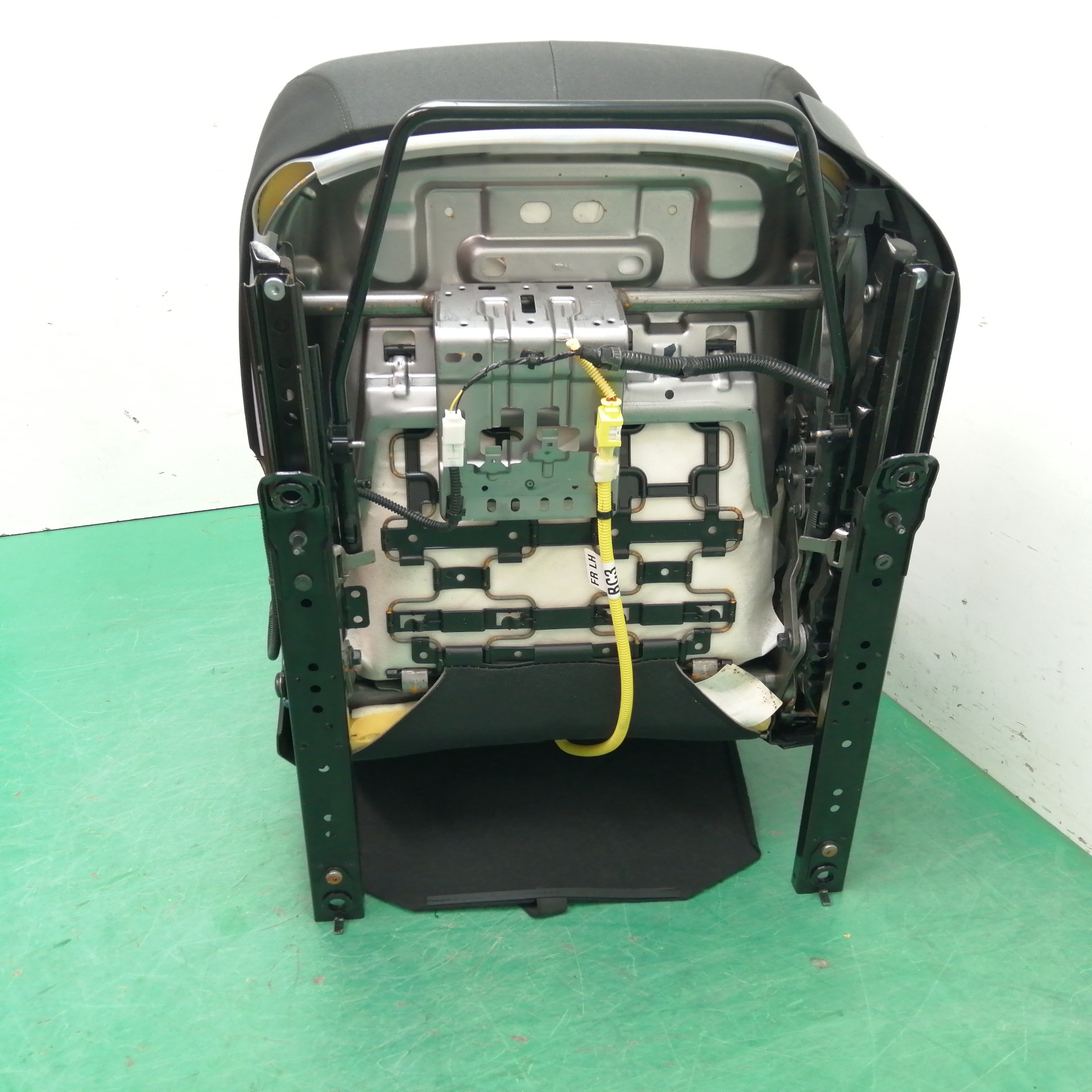 ASIENTO DELANTERO IZQUIERDO