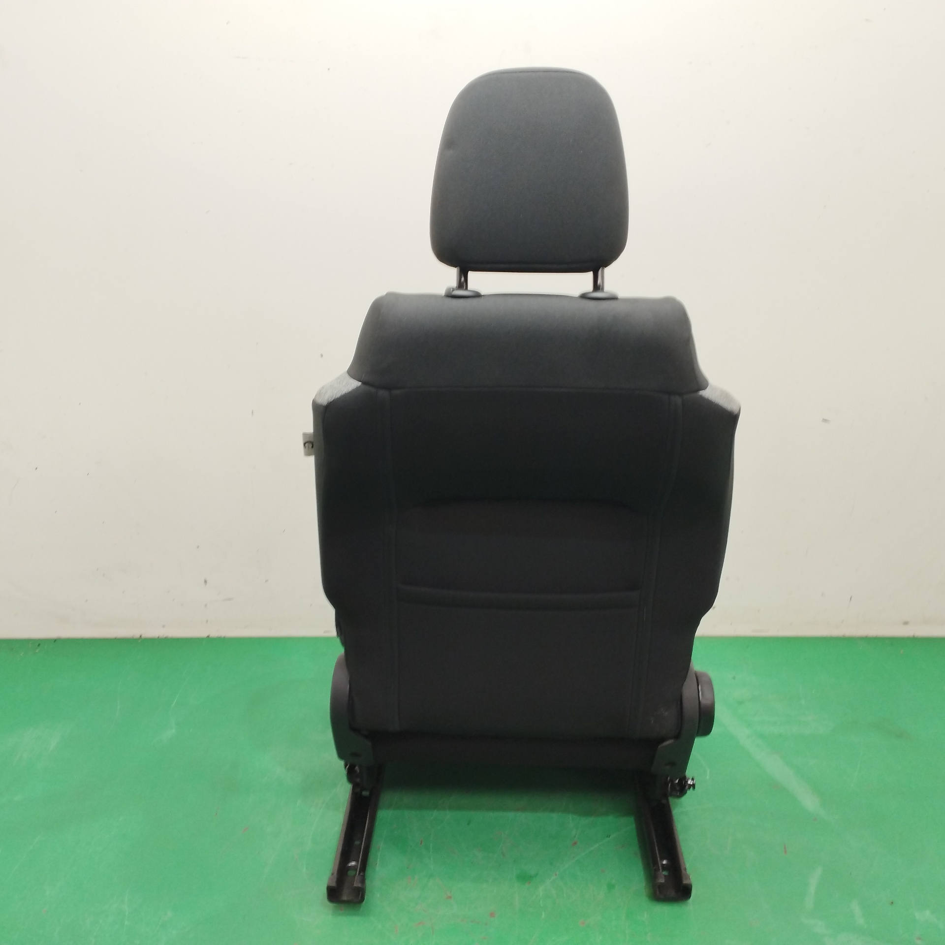 ASIENTO DELANTERO IZQUIERDO