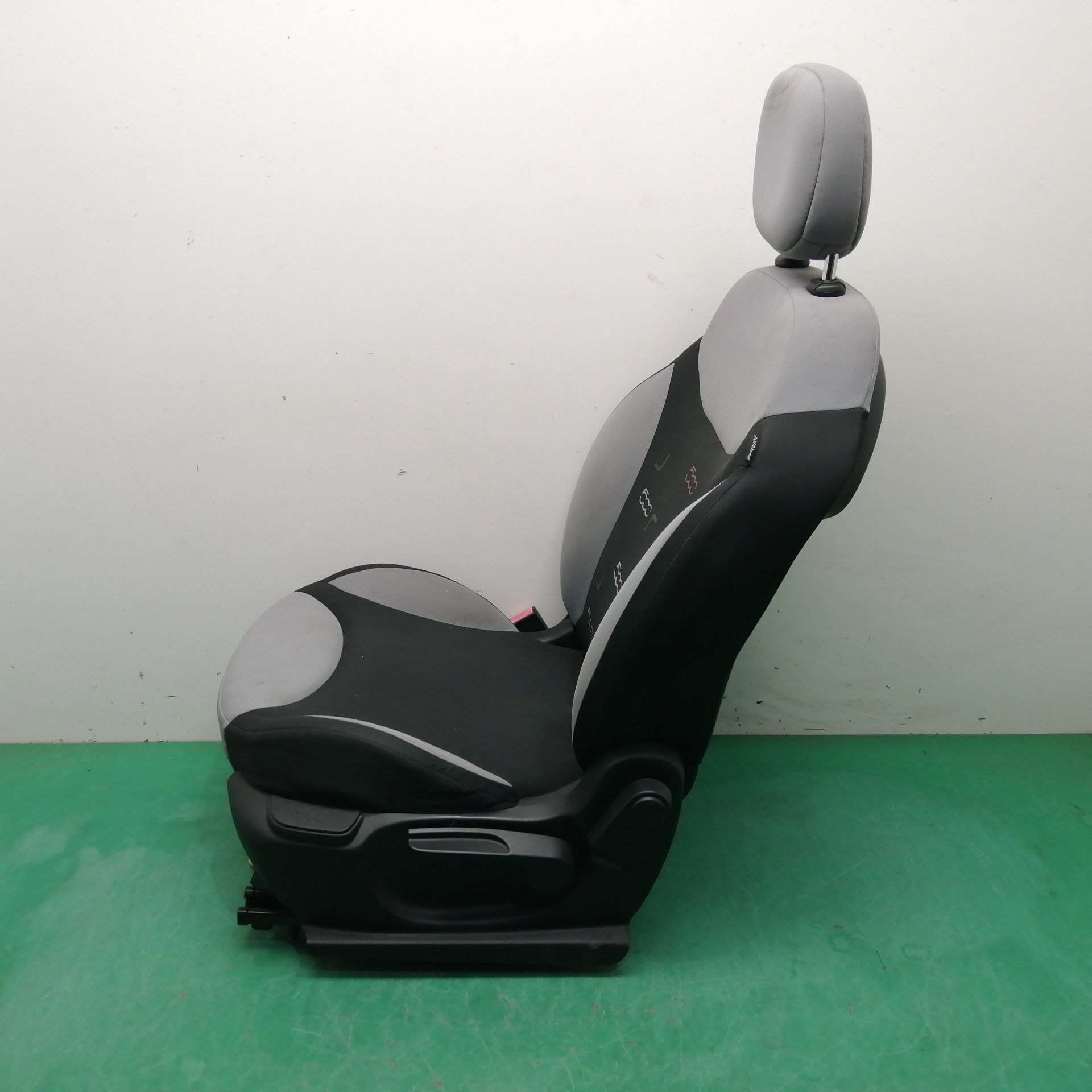 ASIENTO DELANTERO IZQUIERDO