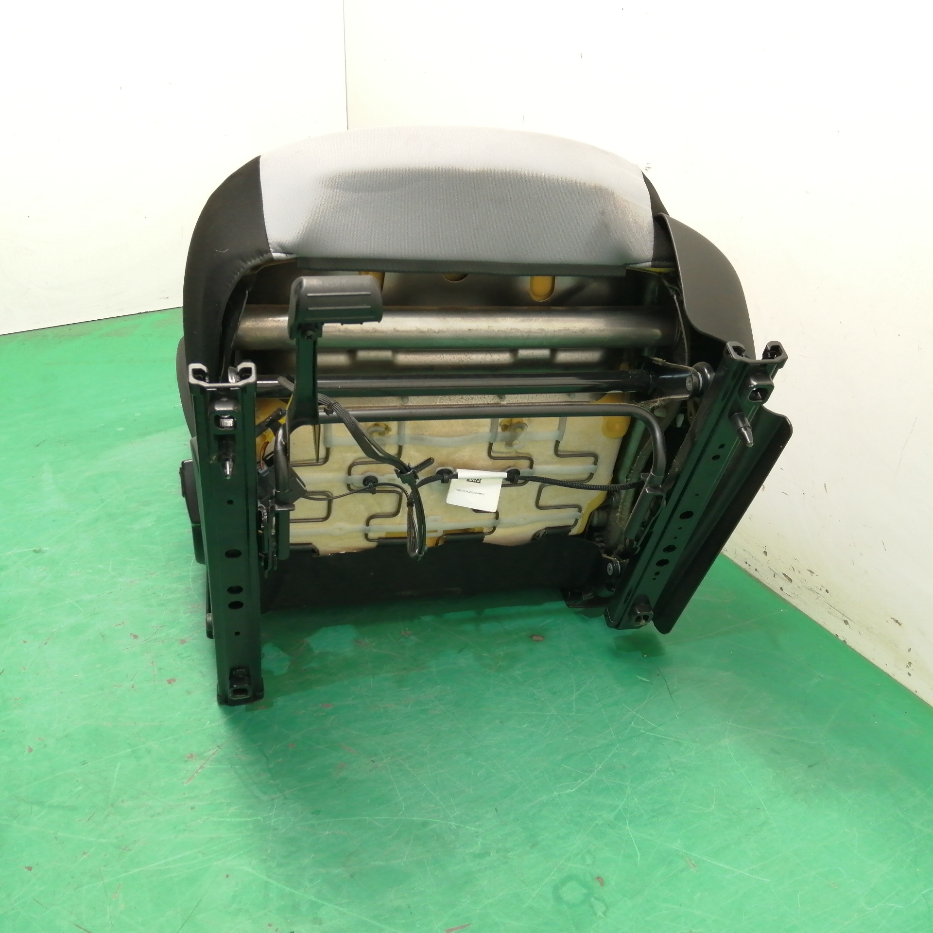 ASIENTO DELANTERO IZQUIERDO