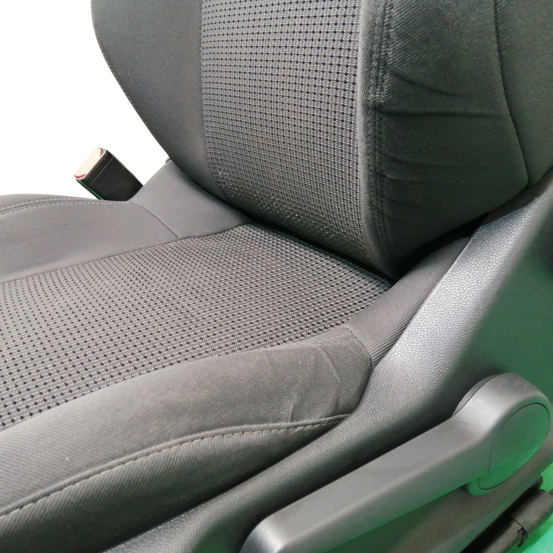 ASIENTO DELANTERO IZQUIERDO