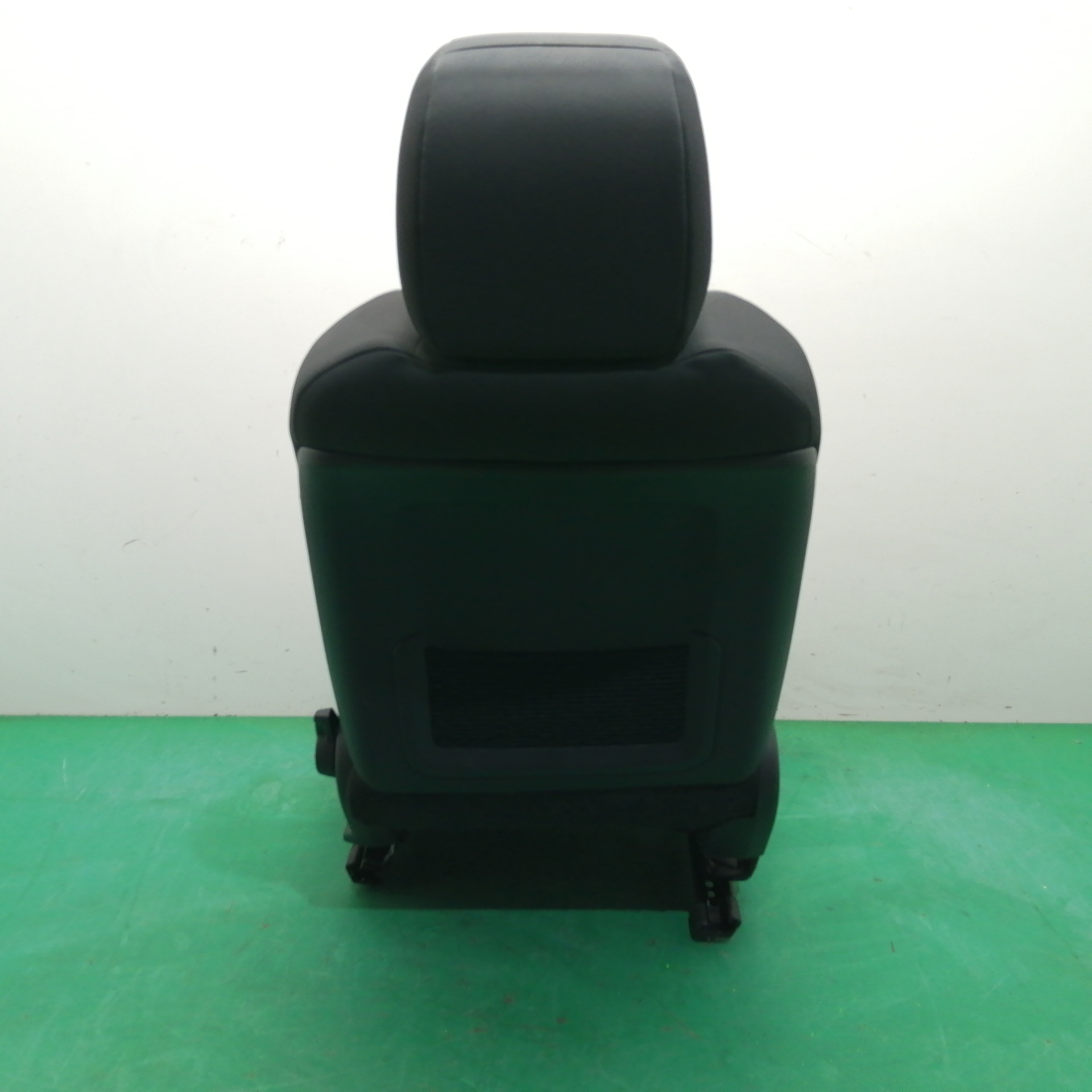 ASIENTO DELANTERO IZQUIERDO