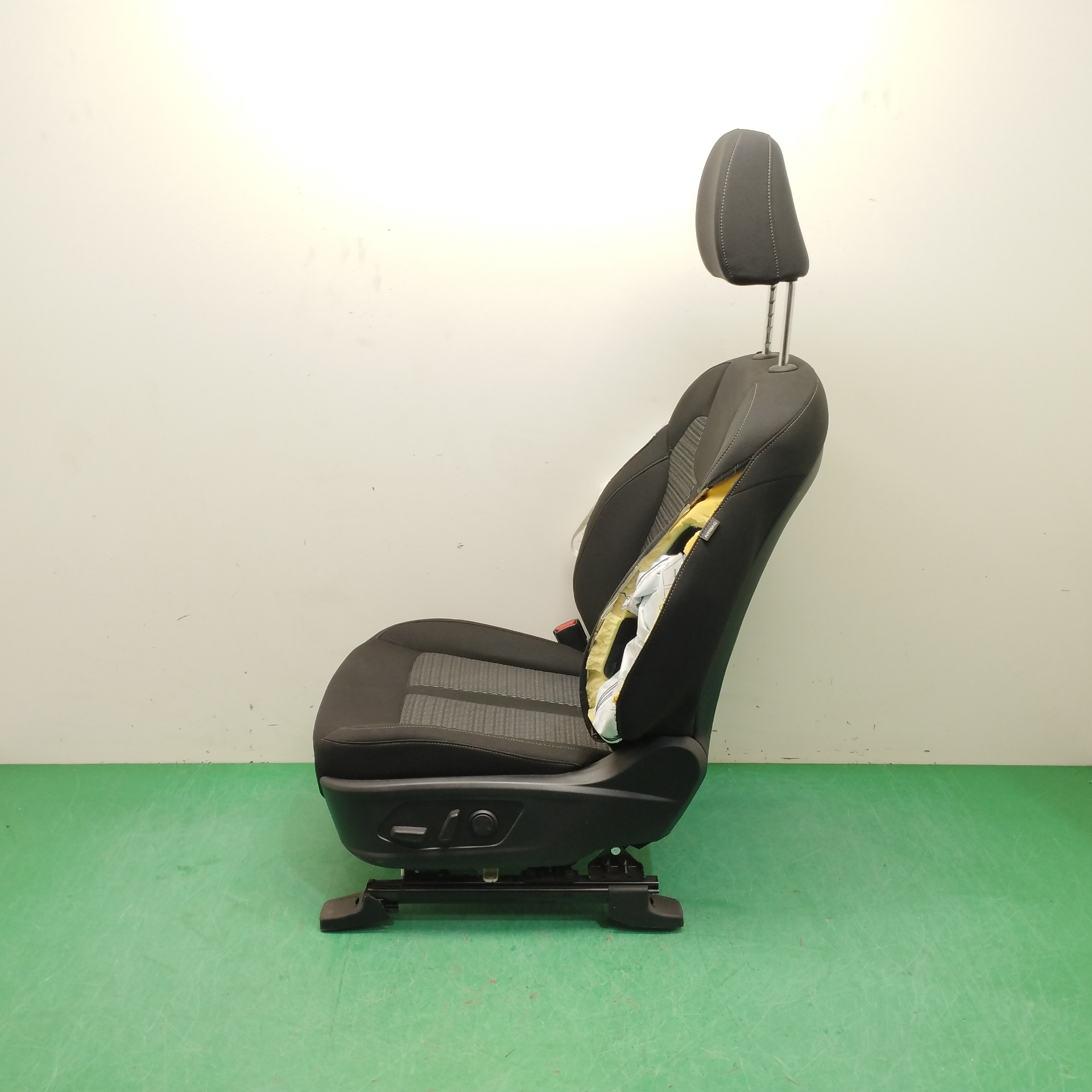 ASIENTO DELANTERO IZQUIERDO