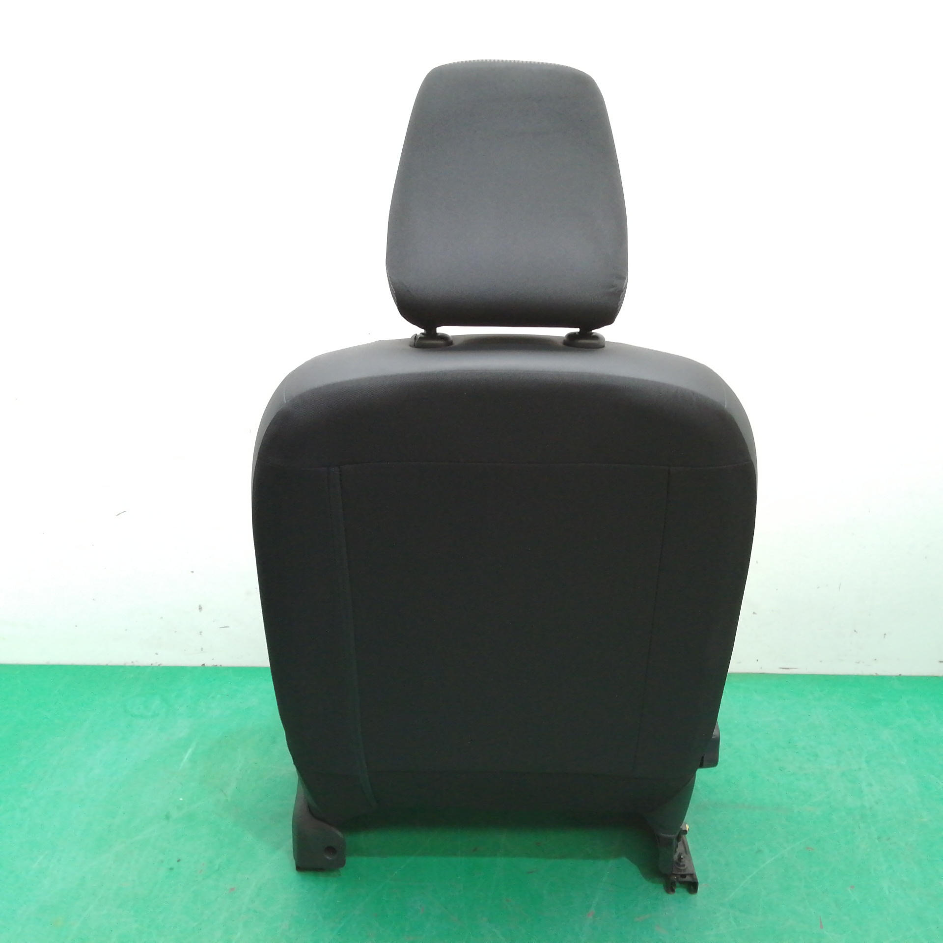 ASIENTO DELANTERO IZQUIERDO