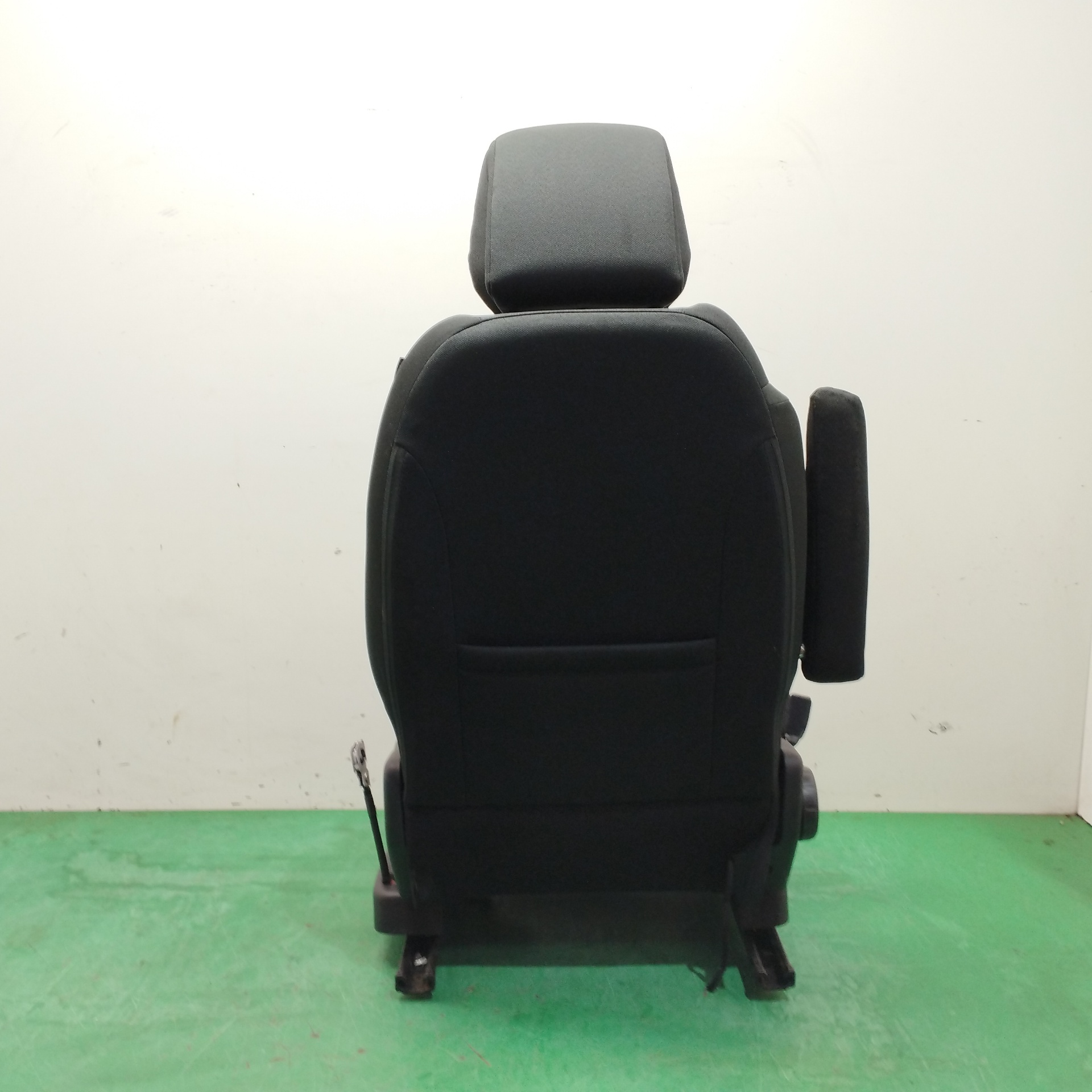 ASIENTO DELANTERO IZQUIERDO