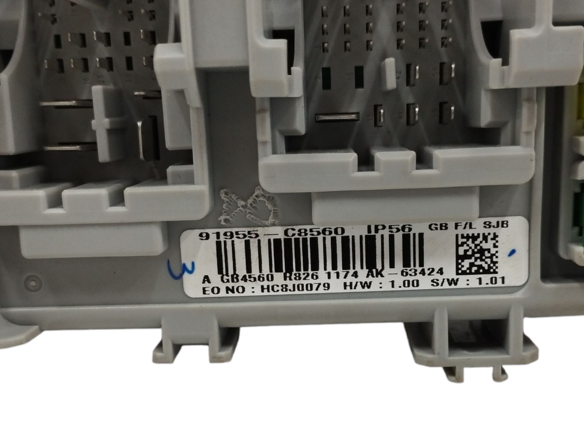 CAJA RELES / FUSIBLES