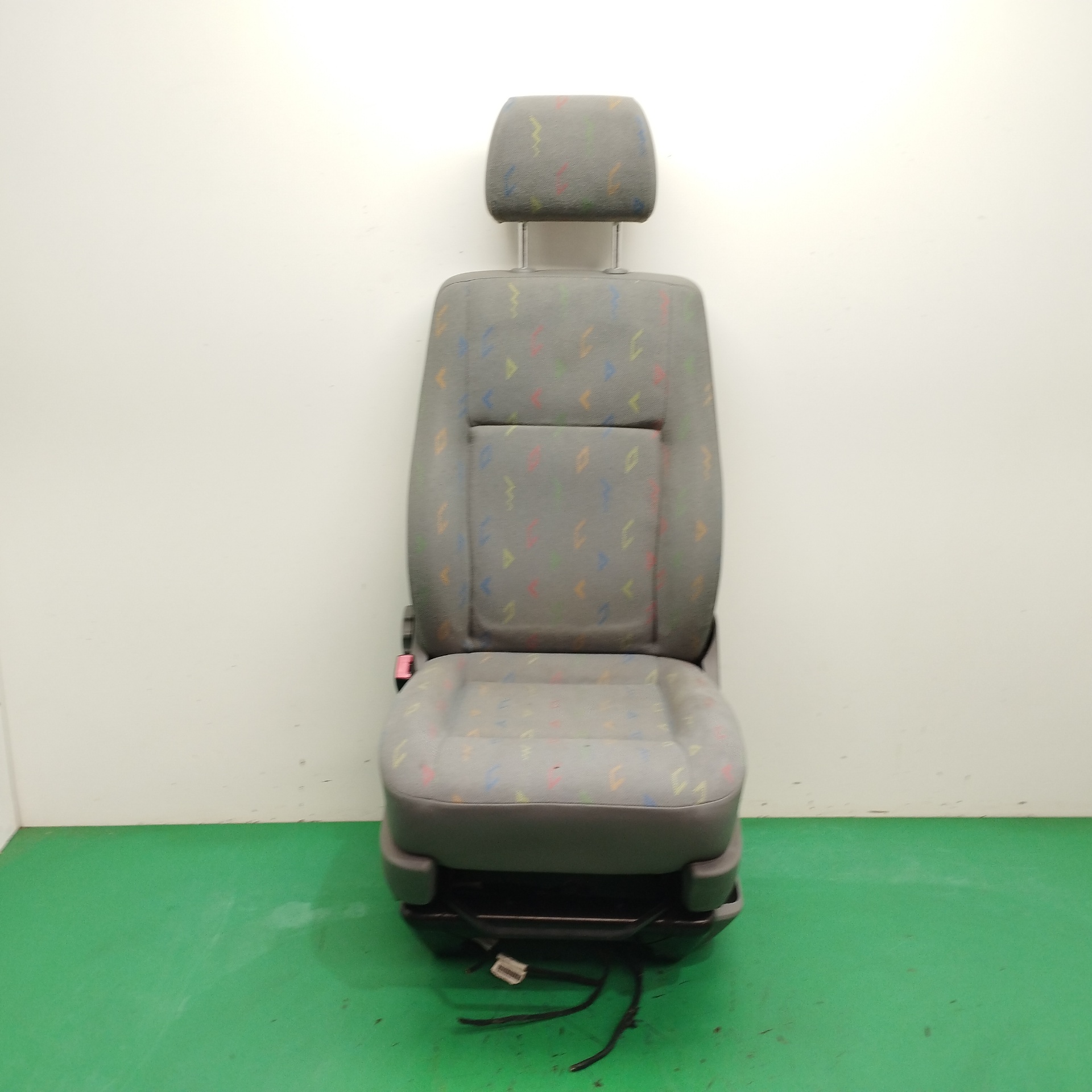 ASIENTO DELANTERO IZQUIERDO