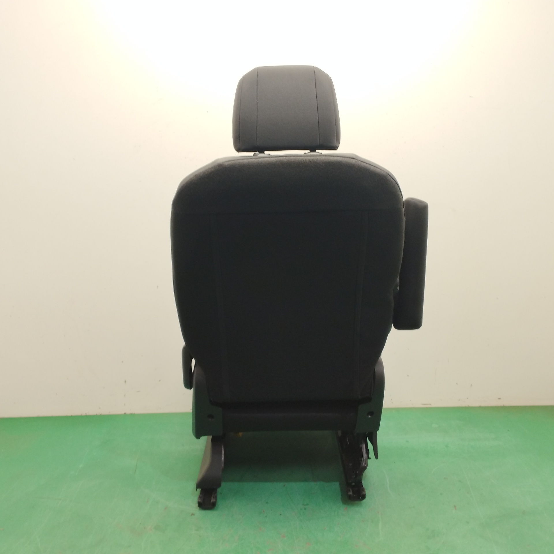 ASIENTO DELANTERO IZQUIERDO