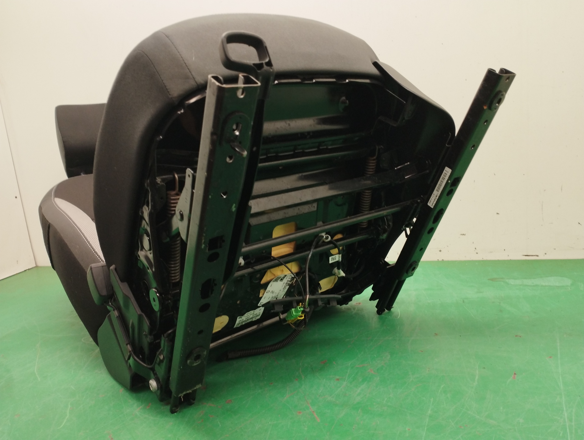 ASIENTO DELANTERO IZQUIERDO