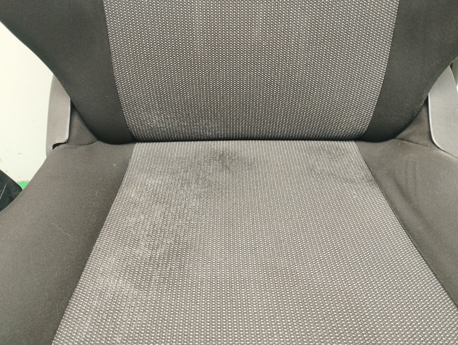 ASIENTO DELANTERO IZQUIERDO