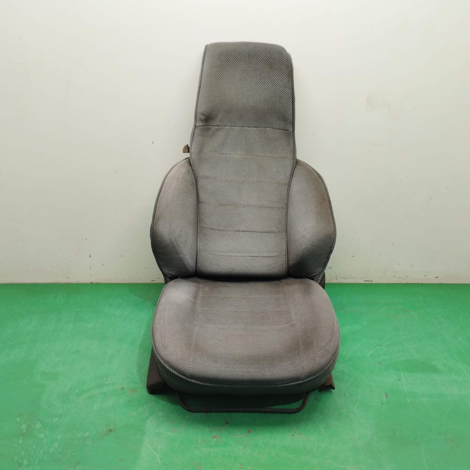 ASIENTO DELANTERO IZQUIERDO