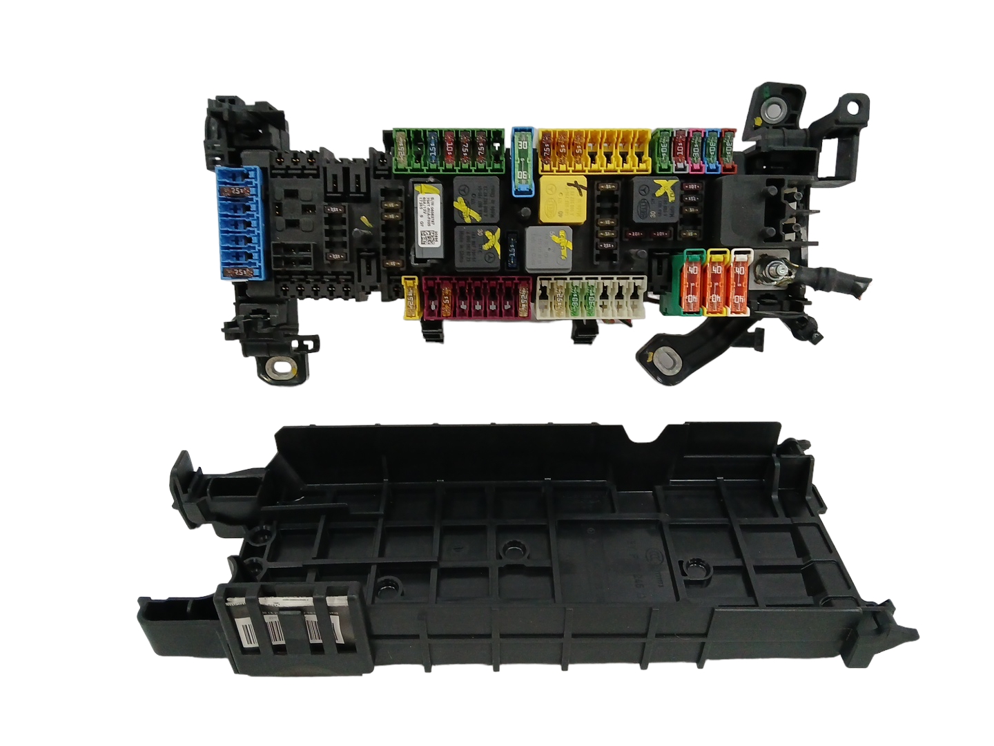 CAJA RELES / FUSIBLES