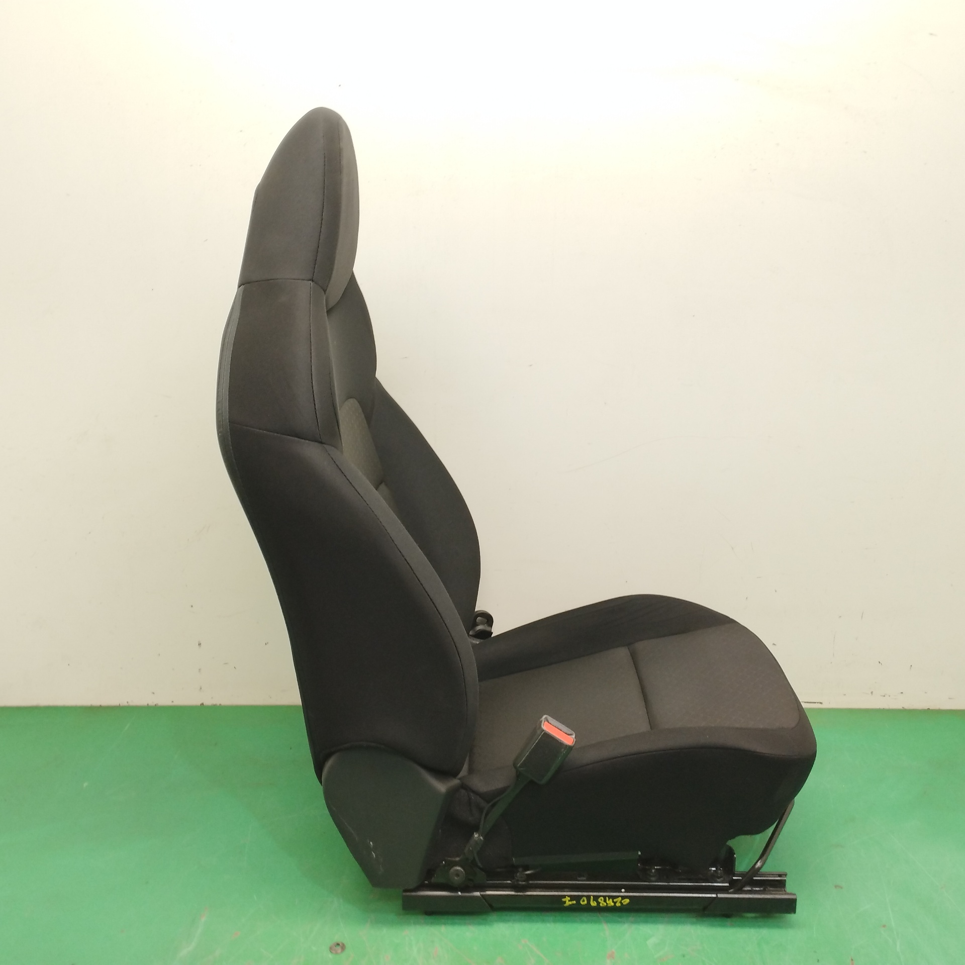 ASIENTO DELANTERO IZQUIERDO