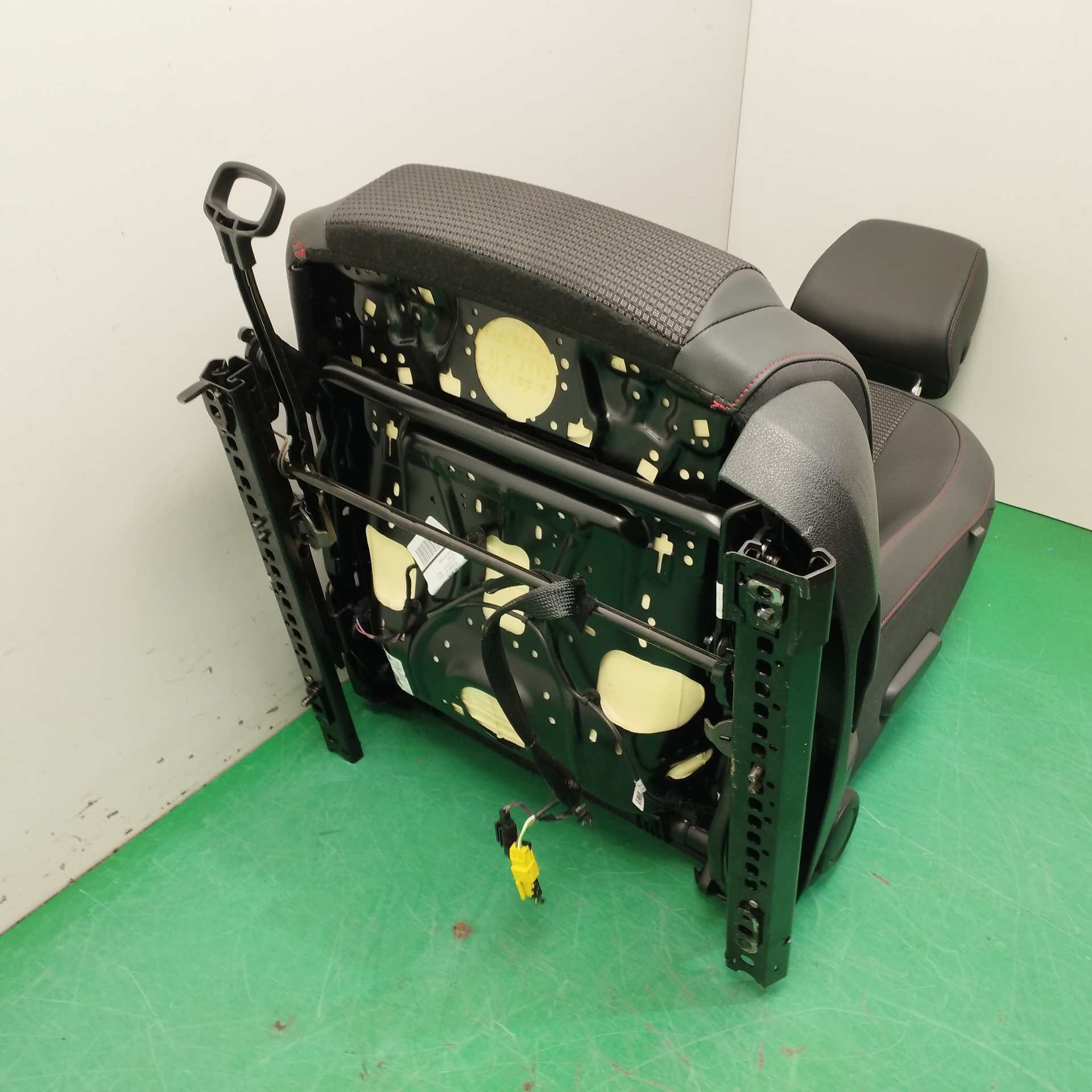 ASIENTO DELANTERO IZQUIERDO