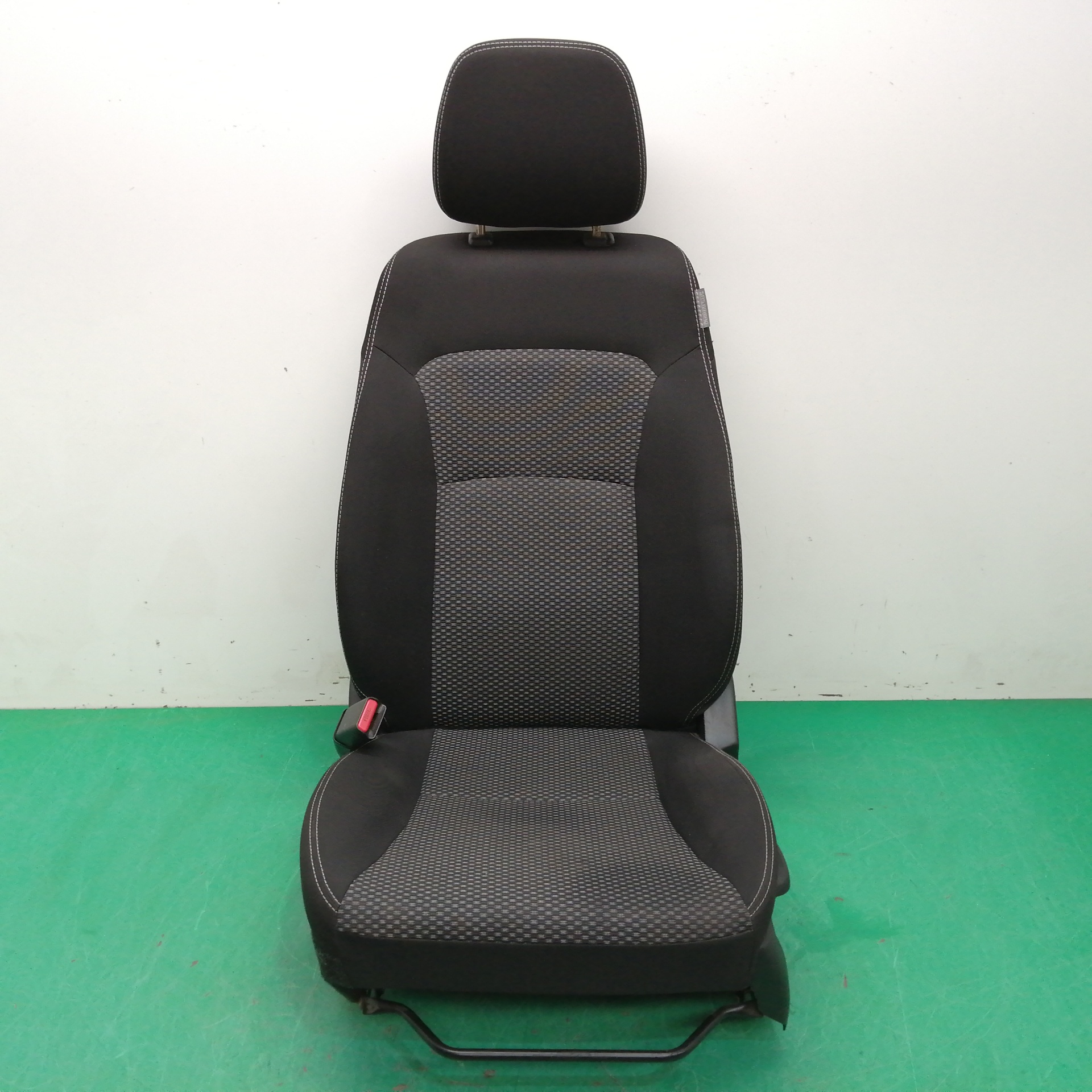 ASIENTO DELANTERO IZQUIERDO