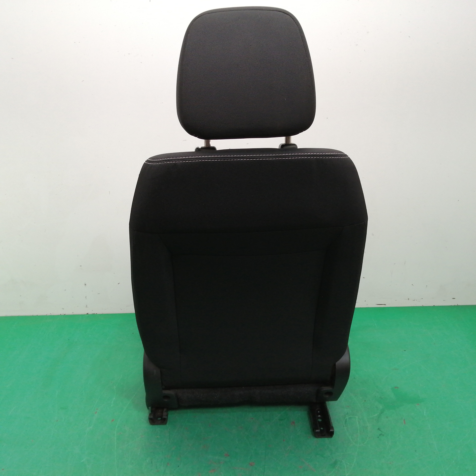 ASIENTO DELANTERO IZQUIERDO