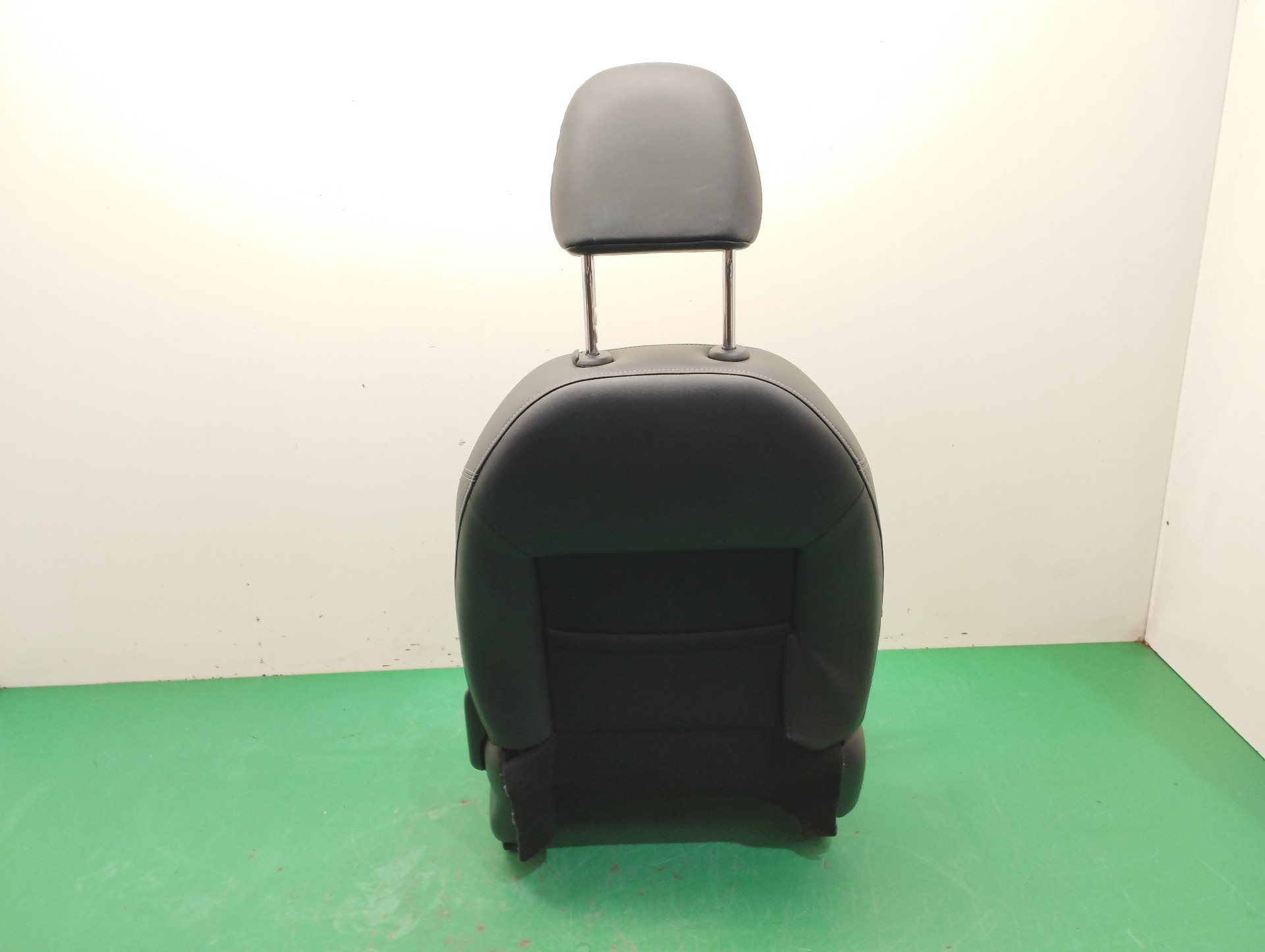 ASIENTO DELANTERO IZQUIERDO