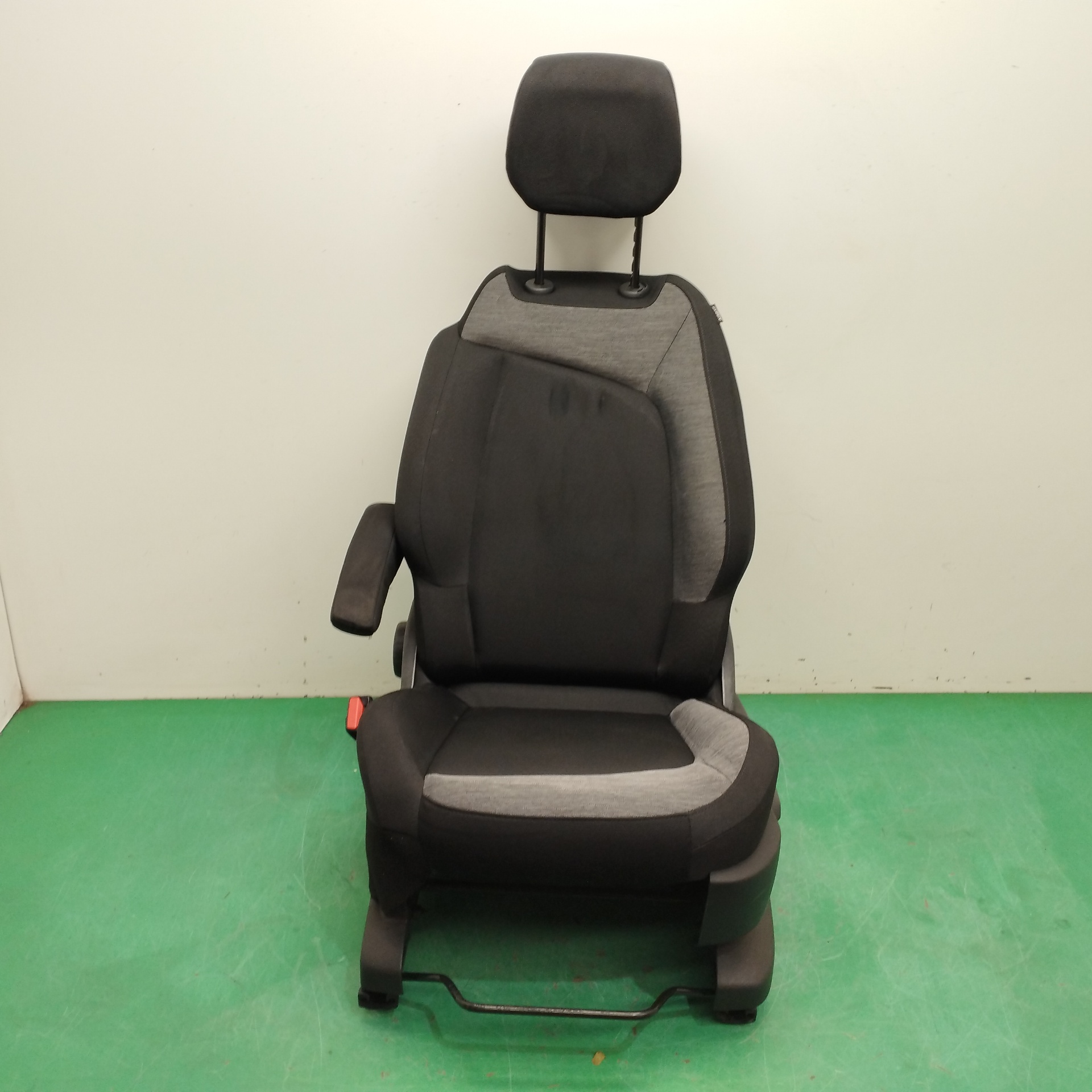 # ASIENTO AUTO SIMPLE