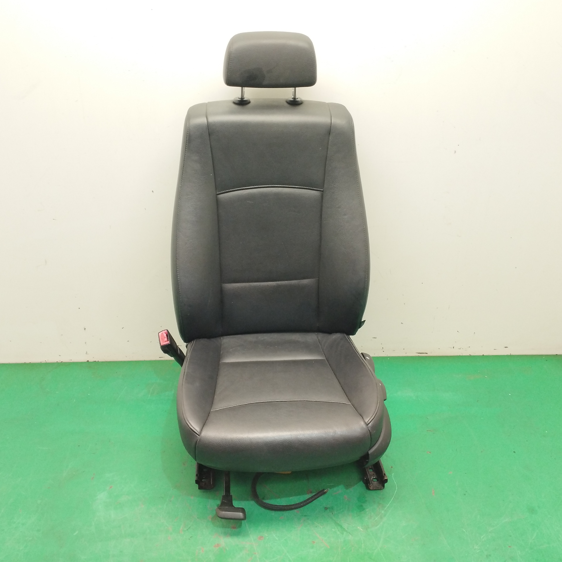 ASIENTO DELANTERO IZQUIERDO