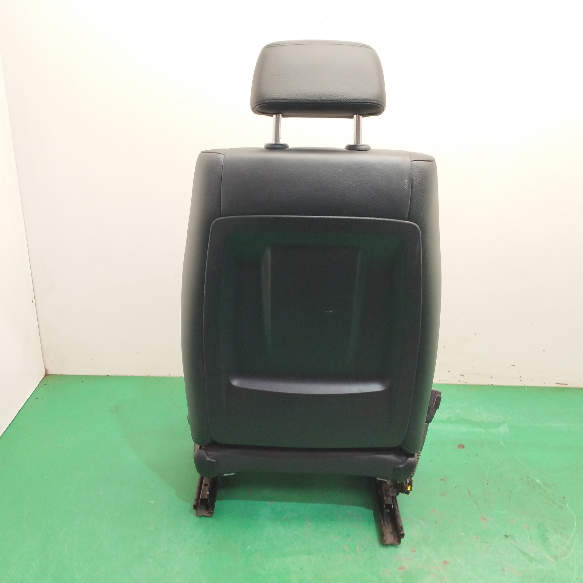 ASIENTO DELANTERO IZQUIERDO