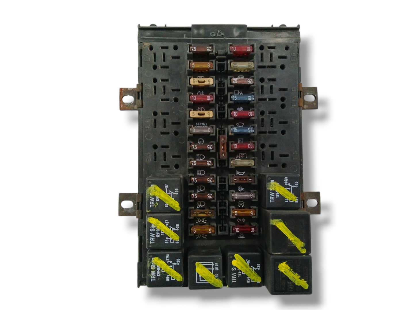 CAJA RELES / FUSIBLES