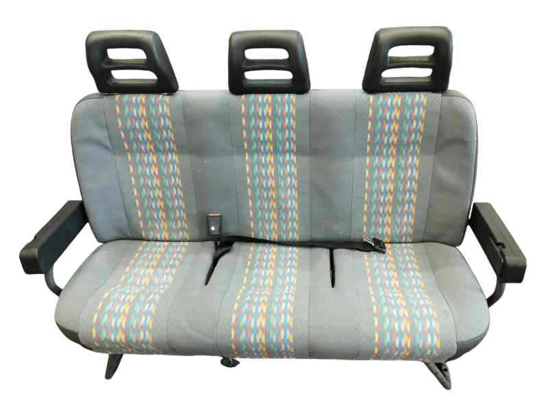 # ASIENTO AUTO TRIPLE