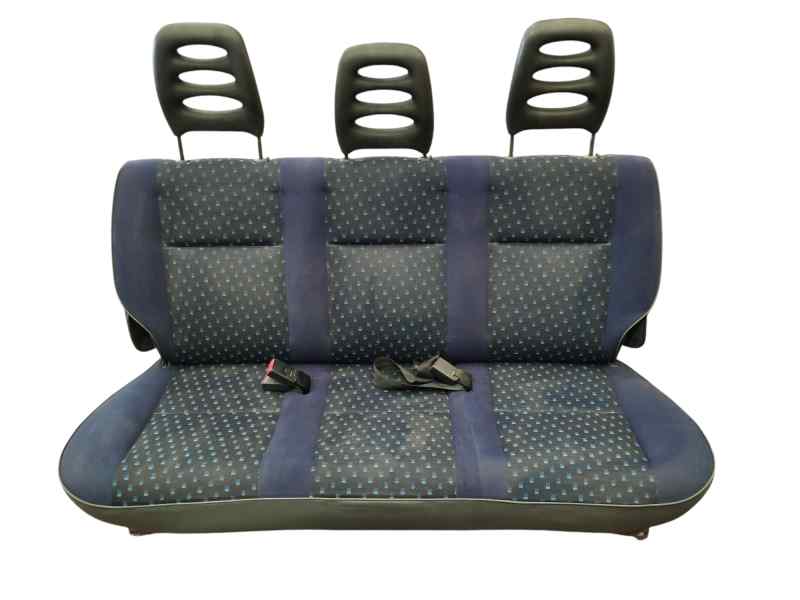 # ASIENTO AUTO TRIPLE