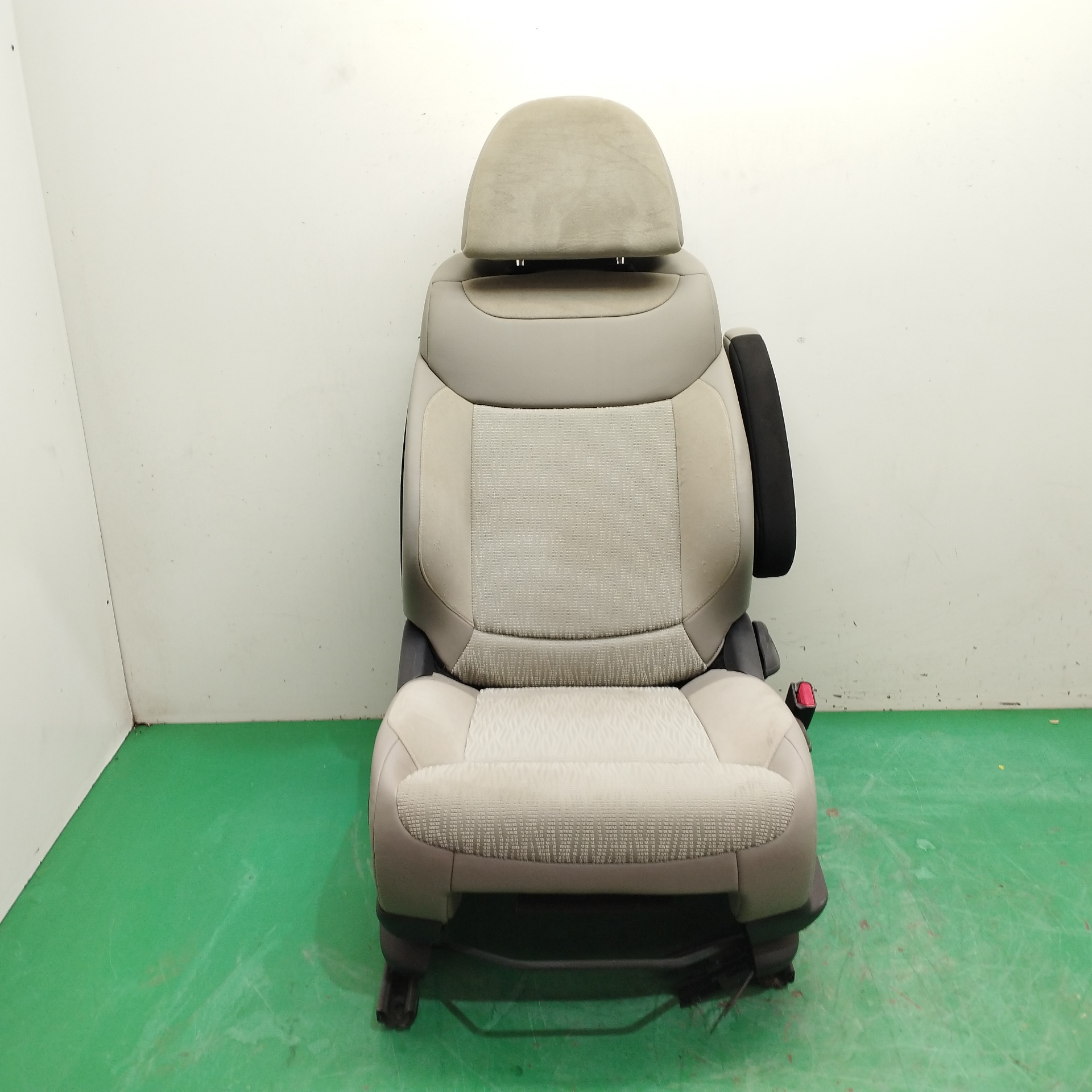 # ASIENTO AUTO SIMPLE