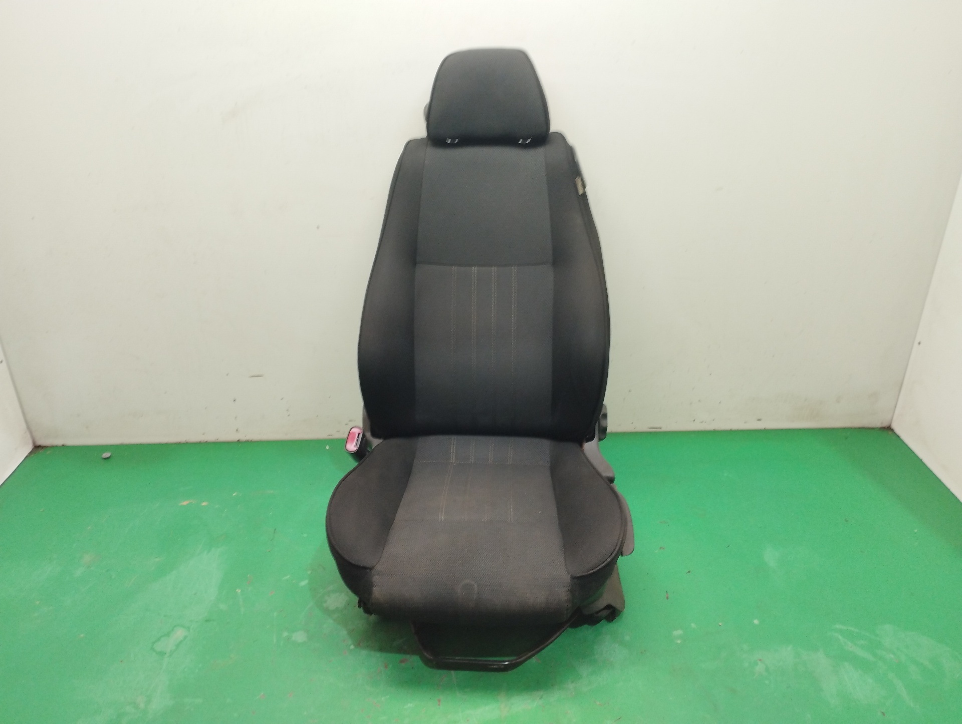 ASIENTO DELANTERO IZQUIERDO